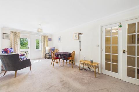 2 bedroom retirement property for sale, Silk Lane, Twyford, Reading, Berkshire, RG10