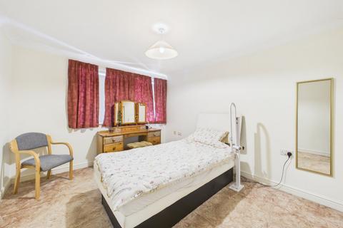 2 bedroom retirement property for sale, Silk Lane, Twyford, Reading, Berkshire, RG10