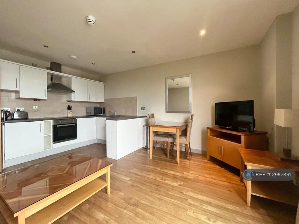 Apartment in Nottingham, Lace Market, St Ann's - View 5