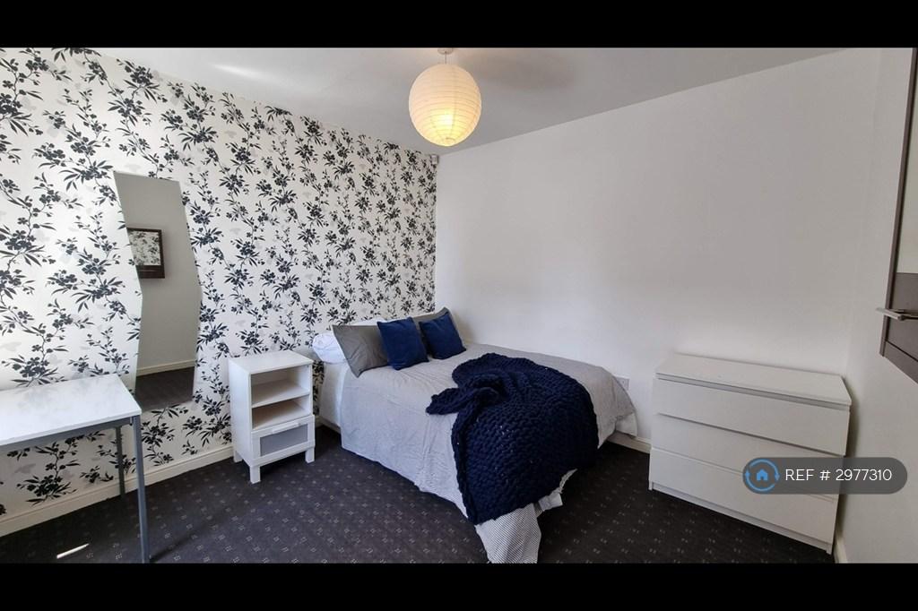 House in Leeds, West Yorkshire - View 3