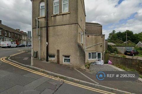 4 bed terraced house for rent in Martin St, Swansea, SA6