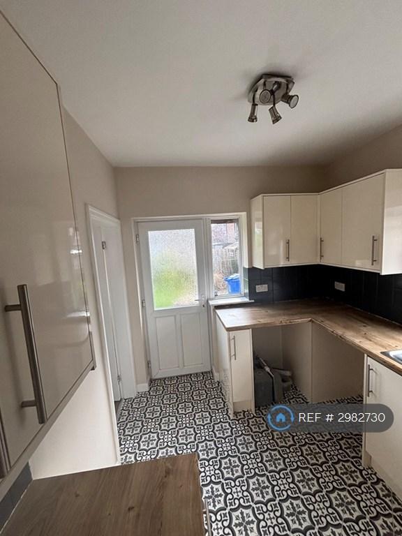 House in Tameside, Greater Manchester - View 2