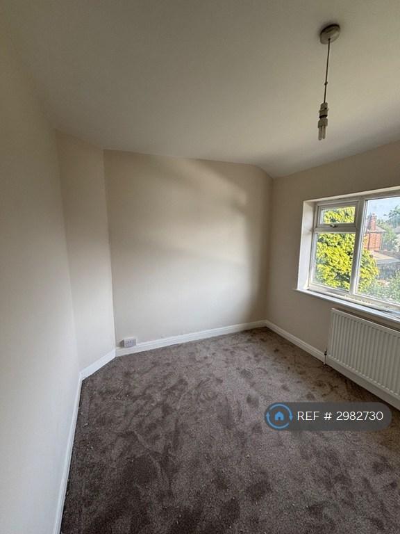 House in Tameside, Greater Manchester - More