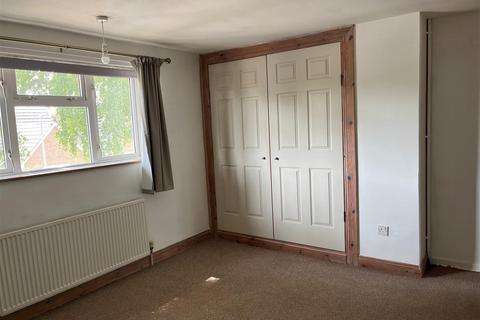 3 bedroom terraced house to rent, Hawker Square, Upper Rissington, Cheltenham