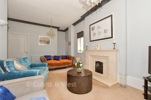 2 bedroom apartment for sale, Linden House, Loxwood RH14