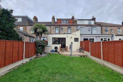 4 bedroom terraced house for sale, Vernon Road, Ilford