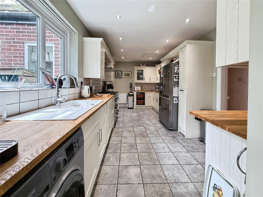 House in Leicester, Knighton - More
