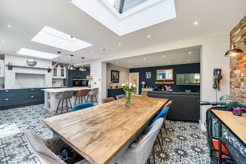 5 bedroom detached house for sale, Hoylake Crescent, Ickenham, Uxbridge