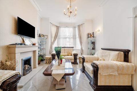 Chelmsford Road, London, Greater London, E18