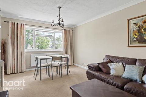 2 bedroom maisonette to rent, Links Road, ASHFORD