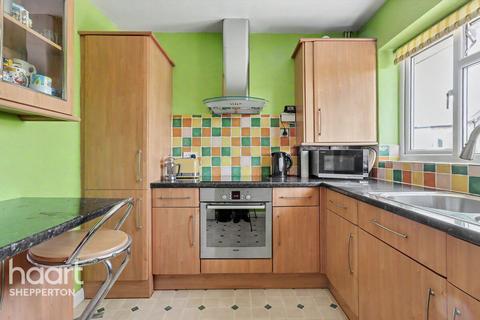 2 bedroom maisonette to rent, Links Road, ASHFORD