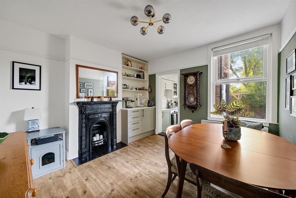 Dining room, fireplace