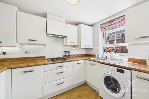 3 bedroom semi-detached house for sale, Sunflower Way, Cheshire CW8