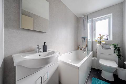 1 bedroom flat for sale, Weybrook Drive, Surrey GU4