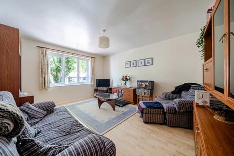 1 bedroom flat for sale, Weybrook Drive, Surrey GU4