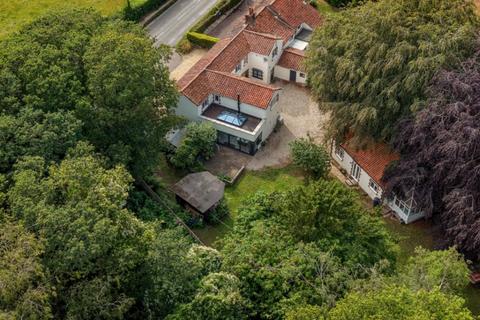 7 bedroom semi-detached house for sale, Fakenham Road, Beetley, NR20 4