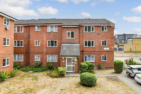 Claypole Court, London E17