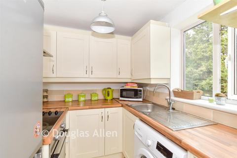 1 bedroom apartment for sale, Claypole Court, London E17