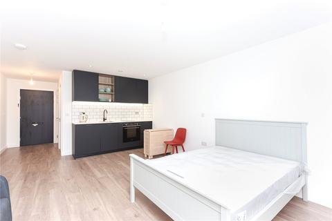 Studio to rent, Beaufort Square, London, NW9