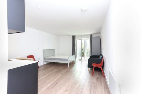 Studio to rent, Beaufort Square, London, NW9