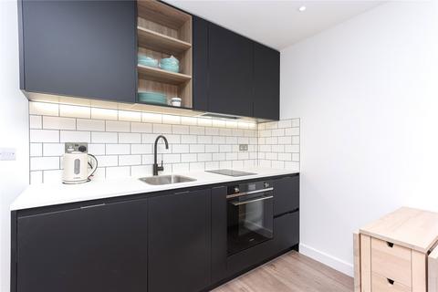Studio to rent, Beaufort Square, London, NW9