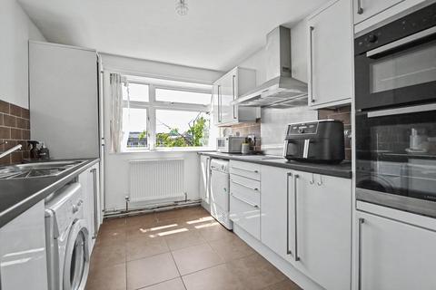 1 bedroom flat for sale, Winchester
