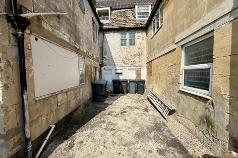 3 bedroom flat for sale, High Street, Melksham