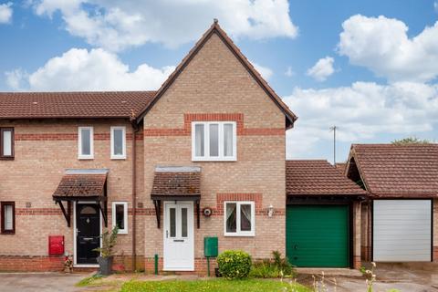 2 bedroom end of terrace house to rent, Spruce Drive, Bicester