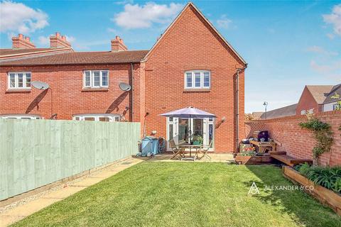 3 bedroom end of terrace house for sale, Foxhills Way, Northamptonshire NN13