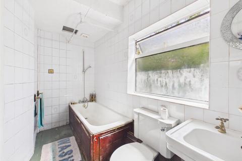 2 bedroom semi-detached bungalow for sale, Gerrard Gardens, Pinner HA5