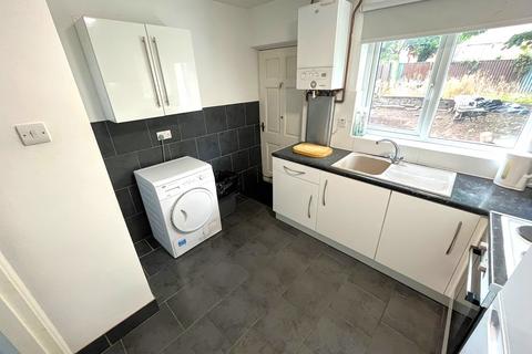 3 bedroom end of terrace house to rent, Manton Crescent, Lenton Abbey, Nottingham NG9