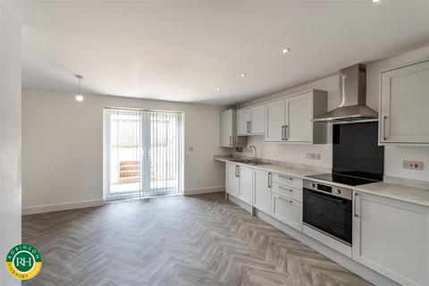 3 bedroom house for sale, Lime Tree Crescent, New Rossington, Doncaster