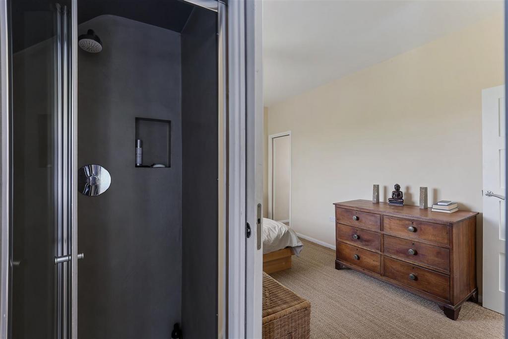 En suite bedroom, en suite