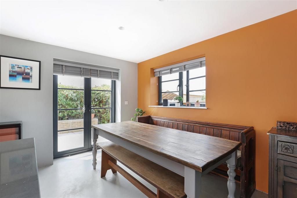 Dining room, fireplace