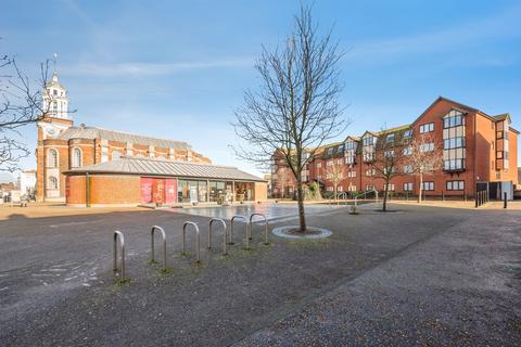 2 bedroom flat for sale, St Georges Court, Great Yarmouth