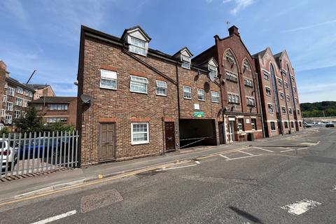 1 bedroom flat for sale, Waynes Court, John Street, Luton, Bedfordshire, LU1 2JE