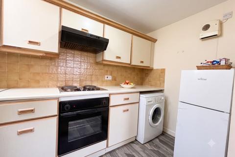 1 bedroom flat for sale, Waynes Court, John Street, Luton, Bedfordshire, LU1 2JE
