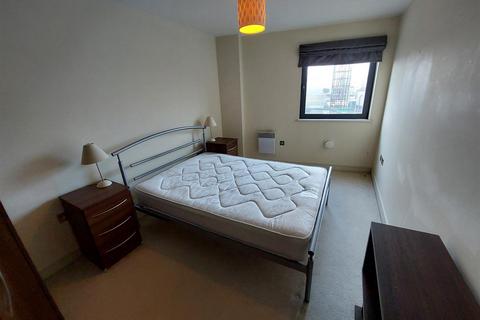 2 bedroom apartment to rent, Galleon Way, Cardiff CF10
