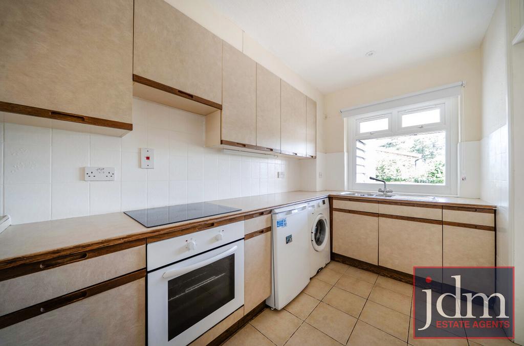 House in London, Locksbottom - View 5