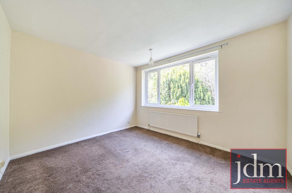 House in London, Locksbottom - More