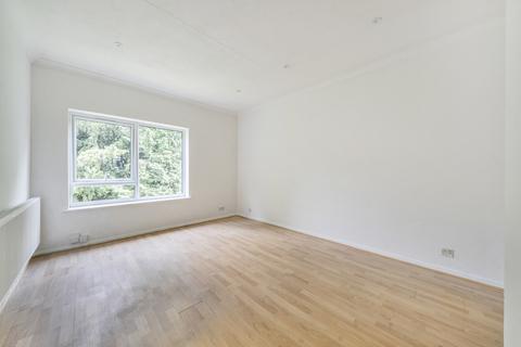 2 bedroom apartment to rent, Nascot Wood, Watford WD17