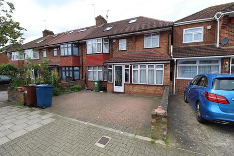 Broomgrove Gardens, Edgware, HA8