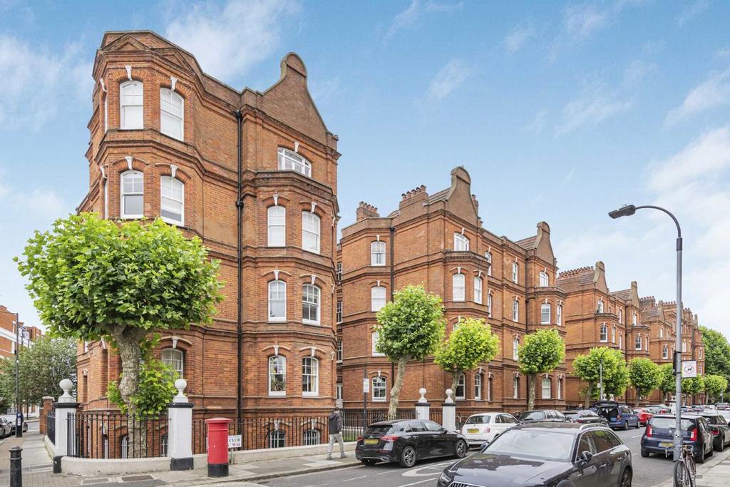 Apartment in London - View 5