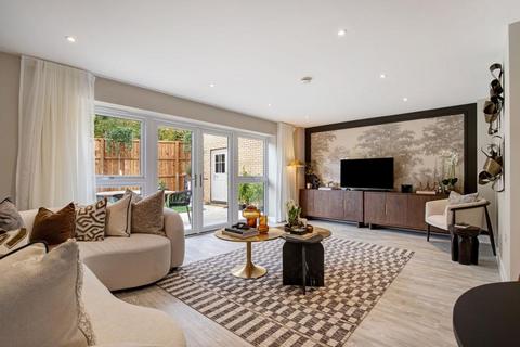 3 bedroom semi-detached house for sale, at Kingsley Park, Billericay CM12