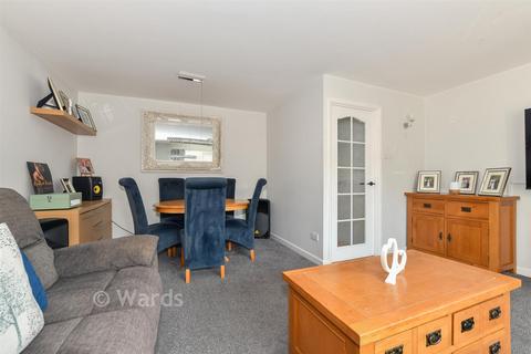 3 bedroom ground floor maisonette for sale, Goldings Court, Ashford TN24