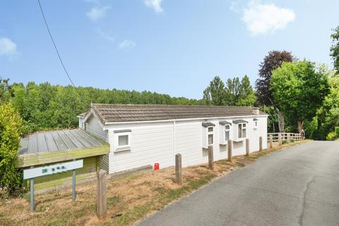 2 bedroom detached bungalow for sale, River View, Shillingford Hill, Wallingford