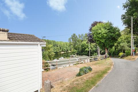2 bedroom detached bungalow for sale, River View, Shillingford Hill, Wallingford