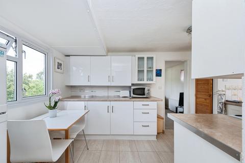 2 bedroom detached bungalow for sale, River View, Shillingford Hill, Wallingford