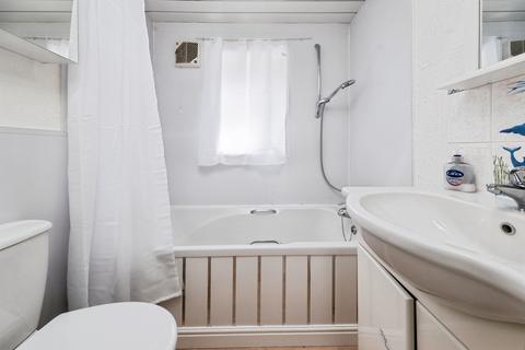 2 bedroom detached bungalow for sale, River View, Shillingford Hill, Wallingford