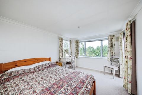 2 bedroom detached bungalow for sale, River View, Shillingford Hill, Wallingford